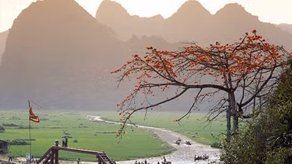 Huong Pagoda entrance fees increase