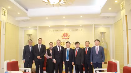 Deputy Minister Nguyen Van Son receives President of Israeli Company WaterGen 