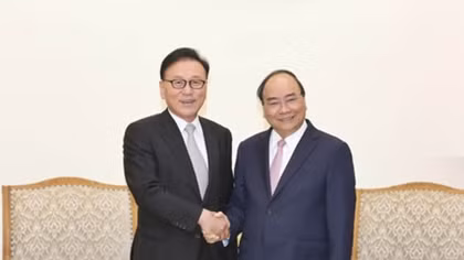 Honorary diplomat asked to help bolster Korean investment in VN