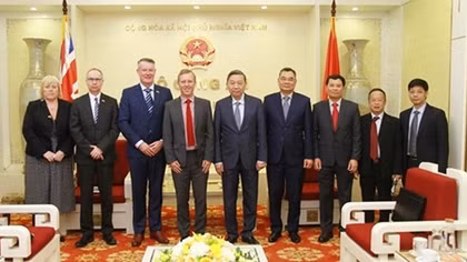 Vietnam, UK promote bilateral cooperation