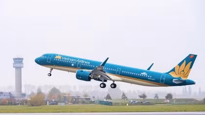 Vietnam Airlines brings home 340 citizens from Pacific region