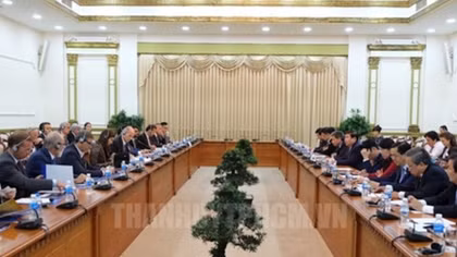 HCM City willing to promote cooperation with French firms