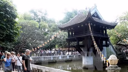 Hanoi moves to improve qualifications of tourism workers
