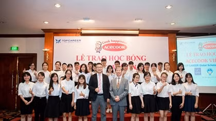 Acecook Vietnam presents scholarships to needy students 
