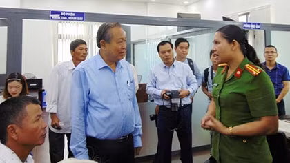 Permanent Deputy PM inspects administrative reform in Quang Nam 