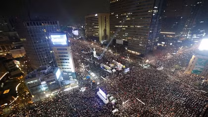 Hundreds of thousands gather in S.Korea for 5th week of protests against Park