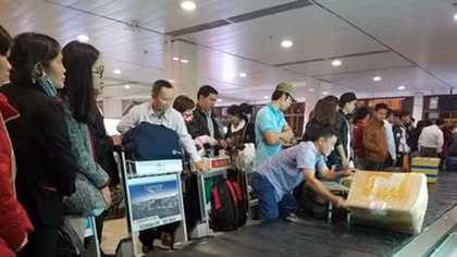 Nearly 500 flights delayed during Tet holidays