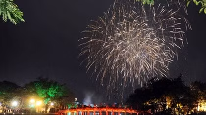 Hanoi plans 30 fireworks displays for Lunar New Year 2019
