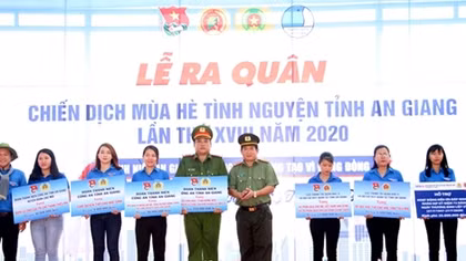 An Giang police kick off "Green summer volunteer" campaign