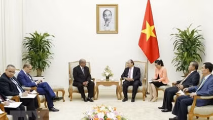 Algerian newspaper highlights FM Abdelkader Messahel’s Vietnam visit