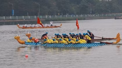 Hanoi Dragon Boat Racing Festival kicks off 