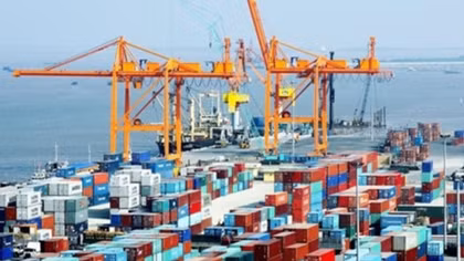 Vietnam racks up US$1.3 billion trade deficit by mid-February