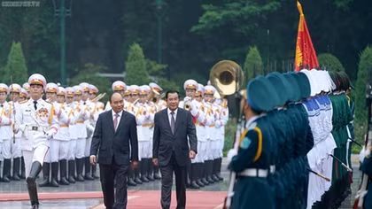 Welcoming ceremony for Cambodian PM in Hanoi