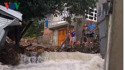 Forecasters warn of landslides and severe flooding in Phu Yen and Khanh Hoa
