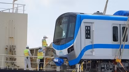 Two more Japanese-made metro trains arrive in Khanh Hoi port