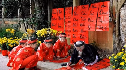 Arts and crafts show opens in Hanoi