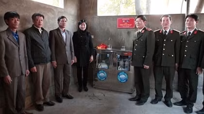 Public Security Academy supports policy beneficiary families in Ha Nam 
