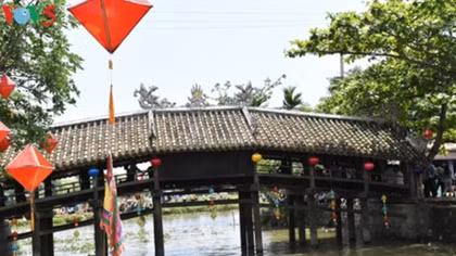 Thanh Thuy Chanh village characterized by ancient architecture