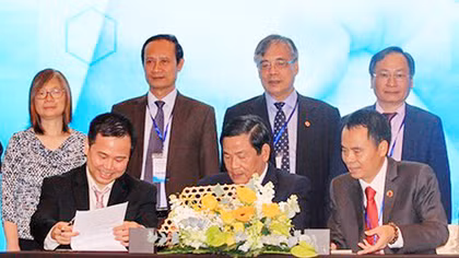 Vietnam - USA Biomedical Institute opens in Nha Trang 