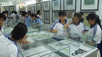 Hoang Sa, Truong Sa exhibition opens in Long An