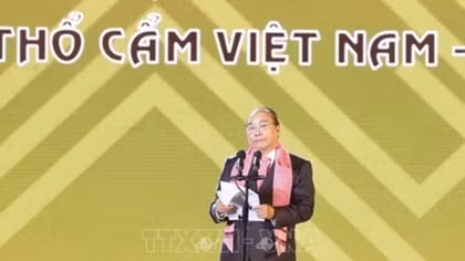 Vietnam’s brocade products need to be promoted, positioned: PM