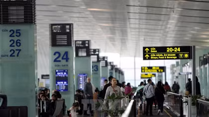 Aviation authority calls for fee hik
