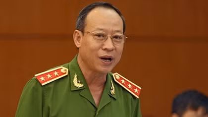 Deputy Minister Le Quy Vuong praises Dak Nong Province Police 