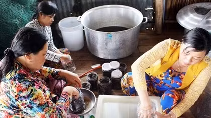 Ca Mau’s traditional craft of making "ba khia" recognised as national cultural heritage