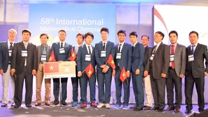 Vietnam wins four gold medals at Int'l Mathematical Olympiad 2017 