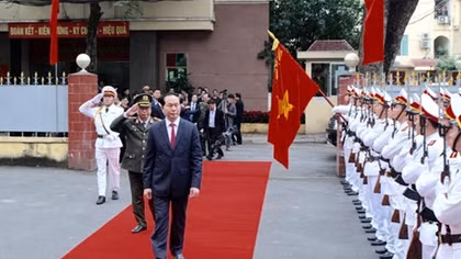 President Tran Dai Quang works with Hai Phong Police