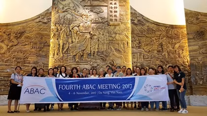 Spouses of APEC’s delegates visit the Da Nang museum 
