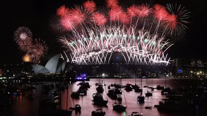 'D'Oh!' Twitter Cracks Up as Sydney Projection Wishes 'Happy New Year 2018'