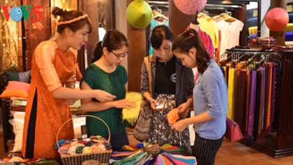 Hanoi artisan preserves the soul of Van Phuc silk village
