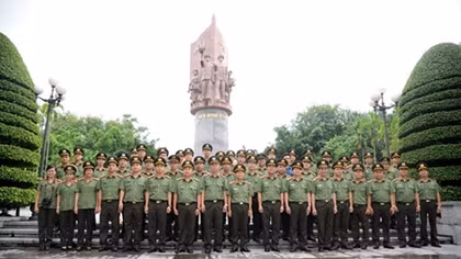 Department of Personnel and Organization returns to roots in Tuyen Quang province 