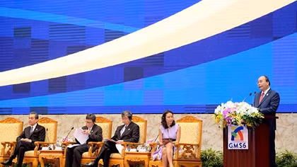 Vietnam pledges to continue improving business environment