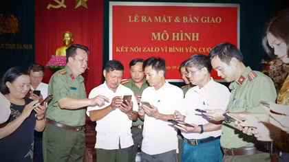 Ha Nam police pilot "Zalo connection - For a peaceful life" model 