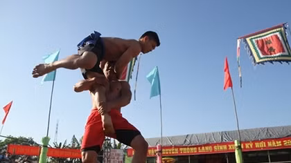 Wrestling Festival kicks off in Sinh Village