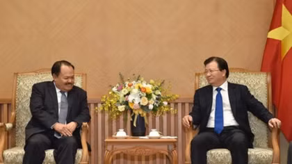 Vietnam, Laos boost partnership in energy development