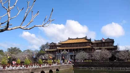 Vietnam offers 6 tours to serve APEC delegates