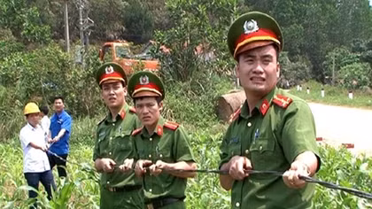 Quang Ninh police light up Ky Thuong mountainous commune 