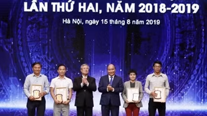 PM highlights press’s role in fighting corruption