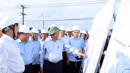PM demands faster disbursement of public funds for Long Thanh Airport