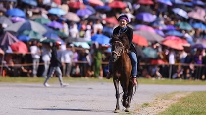 Bac Ha traditional horse race attracts tourists