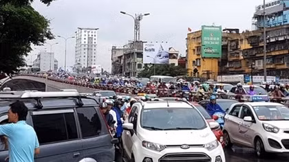 Hanoi eyes ban on non-resident motorbikes in inner city