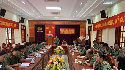Public Security Newspaper works with Yen Bai police