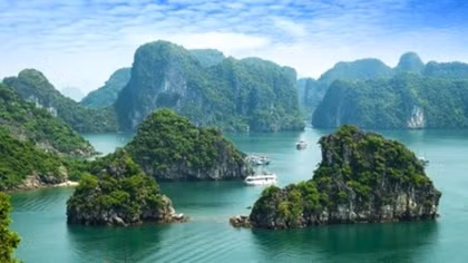 Tourism - important pillar in Vietnam’s economy: EIU