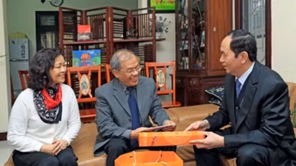President pays Tet visits to outstanding intellectuals in Hanoi