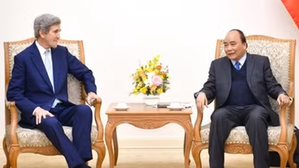 Government leader hosts former US diplomatsv