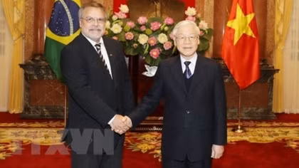 Top leader welcomes newly-accredited ambassadors