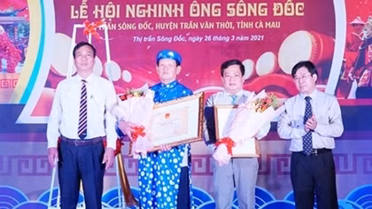 Whale worshipping festival in Song Doc recognized as national intangible heritage